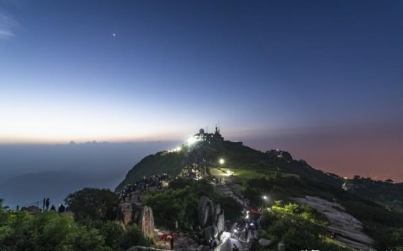登泰山：与历史同行的旅程