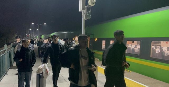 特种兵夜爬华山：动集动车开启全新挑战之旅