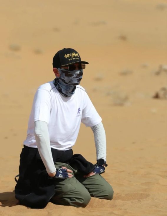 腾格里沙漠徒步纪实：天塌了！一场与沙漠的殊死较量