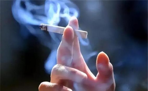 戒烟的惊人效果：戒烟十年以上，死亡率接近从未吸烟者