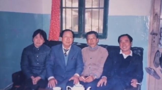 92岁老兵阔别三十年重返故土，乡音未改感动两岸