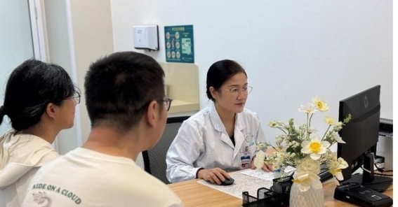 警惕卵巢健康问题：如何应对多囊卵巢综合征与肥胖的挑战