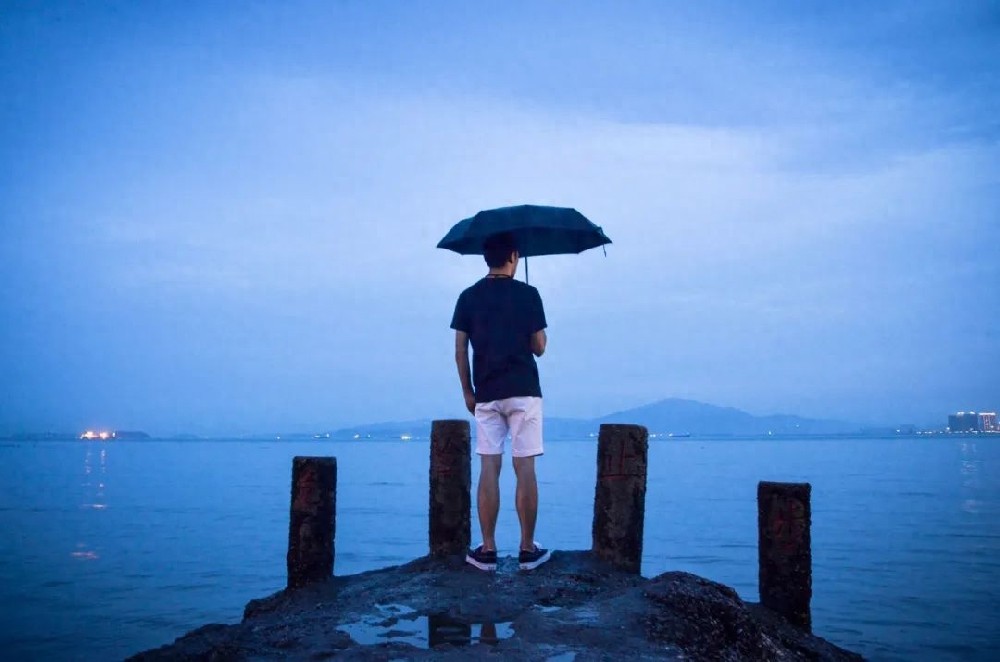 情绪爆发时，不妨进‘黑屋子’静一静