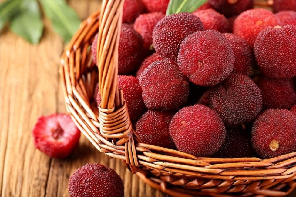 享受更放心美味：杨梅清洗新方法，两步确保干净无残留！