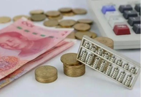 红颜中老报道：父母的自卑炫耀：成绩和收入，是否真的需要向外炫耀？