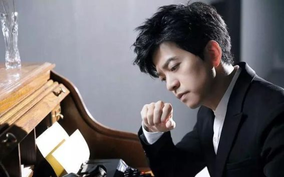 深圳同志会所报道：《李健：音乐路上的自我追寻与坚守》