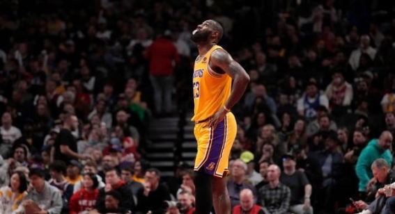 詹皇时刻：湖人队领袖再创三项纪录，冲击历史第一人