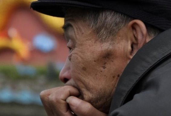 便秘的缓解之道：老年人每天转腰，4周见证肠道的奇妙变化