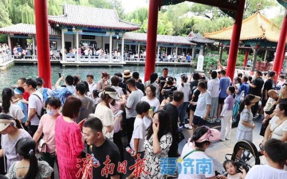 泉涌如歌趵突泉热度不减，泉城假日余韵悠长