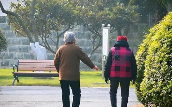 冬季慢阻肺患者增多的原因及预防措施