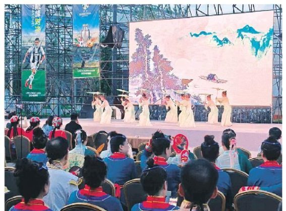 临桂区文旅融合的夏日热潮：从展会到街区的繁荣之路