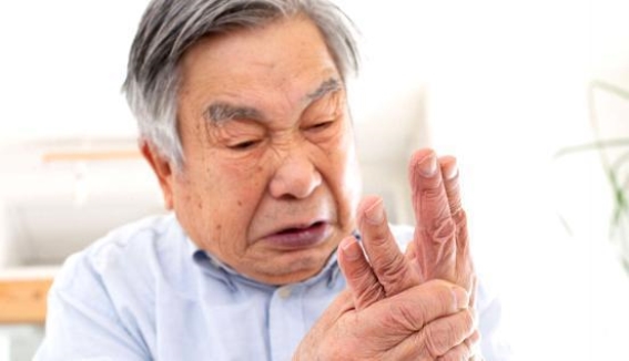 帕金森病与日常家务：60岁以上老人如何预防