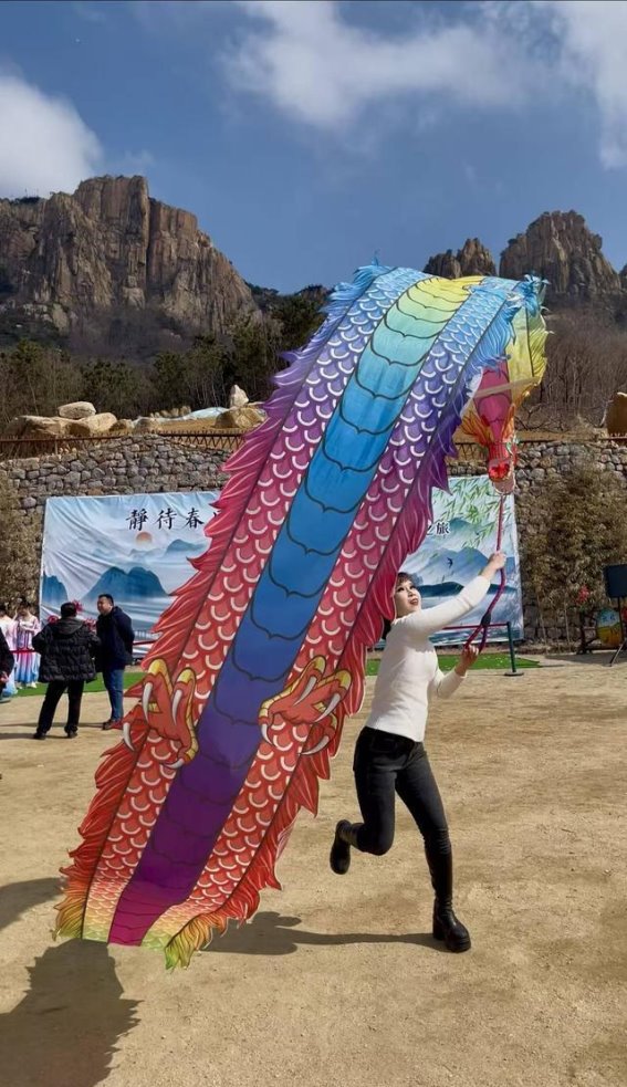 后寨村的传统魅力：舞龙踏云，迎春接福