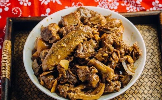 中元节，百鬼夜行，老传统讲究1吃，2做，3忌”，寓意敬祖尽孝