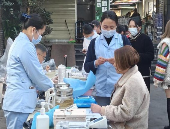 中医集市进社区：让传统医学走进千家万户