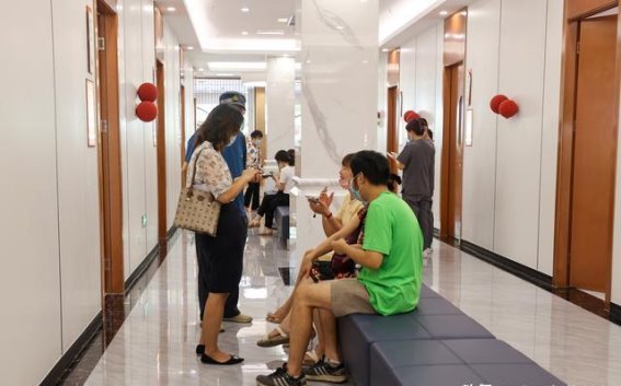 老人做种植牙需要注意什么？武汉中诺口腔为您揭秘