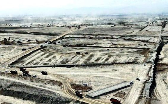 戈壁深处的光明使者——他们在荒原上筑起绿色奇迹