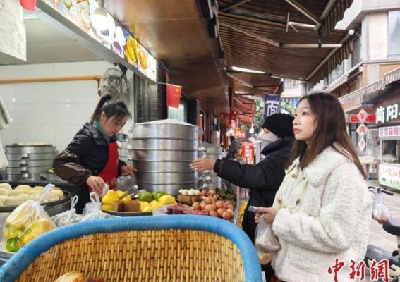 菜市的蜕变：年轻人寻觅春节新去处