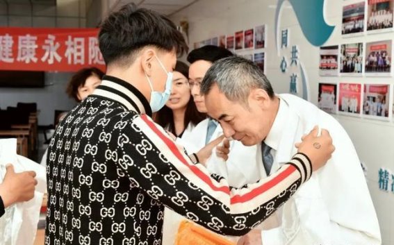 肝脏重生：包虫病患者的奇迹之旅