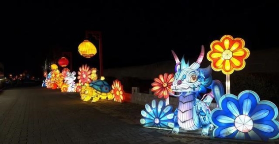 柳树镇迎新花灯展：灯火阑珊中的春节韵味