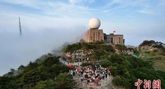 黄山五一假期游客量创新高，文化与自然交融成魅力之源