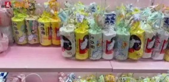 韩国游客热衷上海田子坊：大白兔奶糖成为必买手信