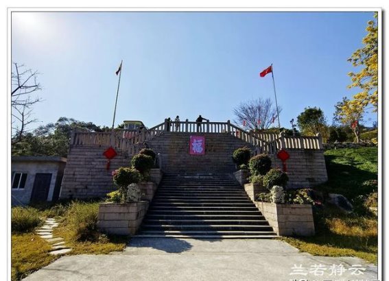 瑞岩山：在千年历史与奇险景色中穿行