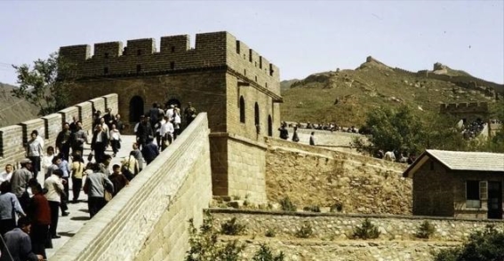1978年的长城：人潮涌动的历史瞬间