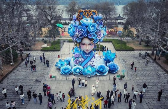大明湖“湖畔雨荷”灯组或将成为常驻景观，趵突泉花灯会圆满落幕