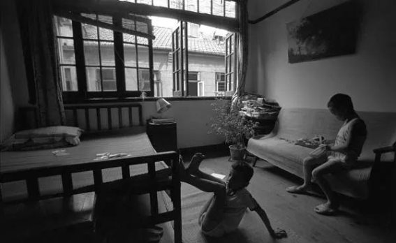 透视1980年代的老上海：从影像中看过去的城市生活