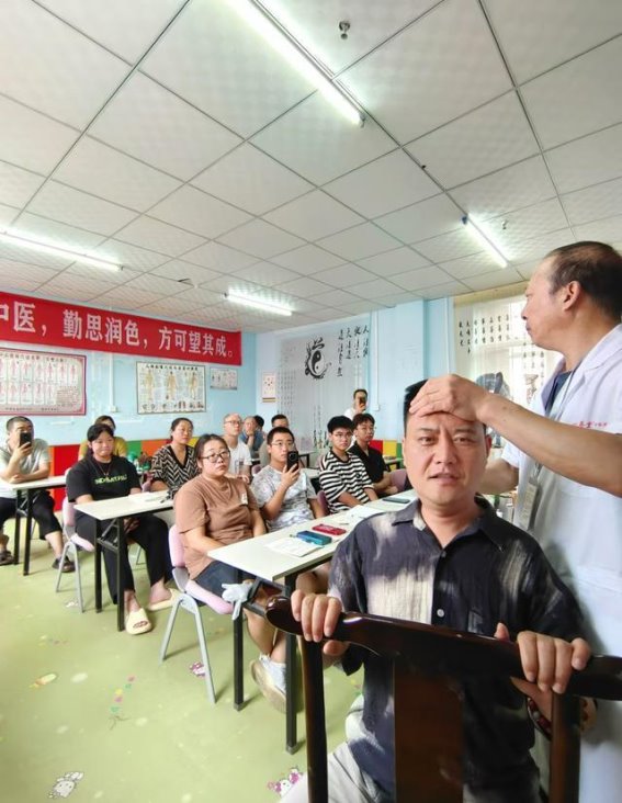 南阳滋养堂国医学校：学员们的中医梦想之路