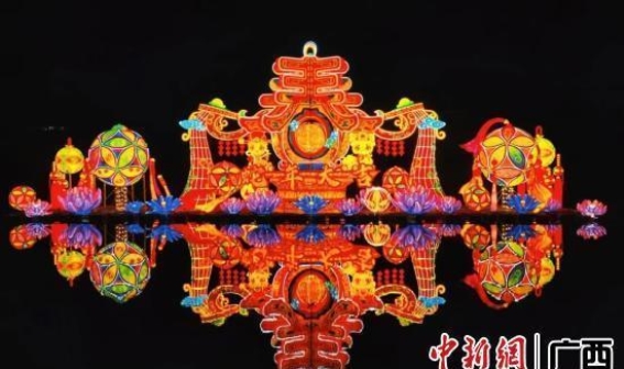 2025年青秀山新春灯会：光影交织的奇幻盛宴