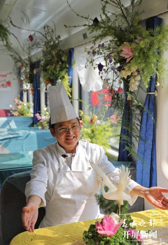 云南鲜花点亮春运路，归家之旅温暖如春