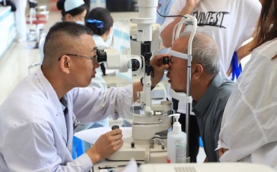 博兴县人民医院开展“爱眼日”义诊活动，关注眼健康，普及科学用眼