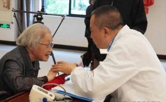 体检时不能省略的3项检查，早发现癌症至关重要