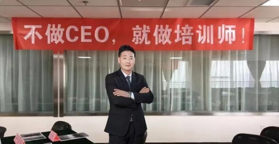 冬日山峦银装，心灵的宁静