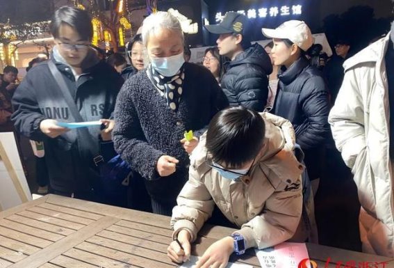 元宵佳节，武林夜市的国潮风情与节日氛围