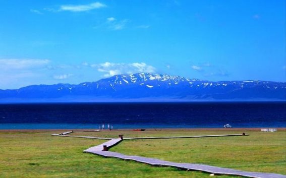 赛里木湖环湖自驾：一场沉浸式的画中游