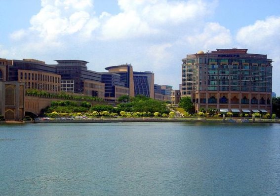 布城：见证马来西亚崛起的城市奇迹