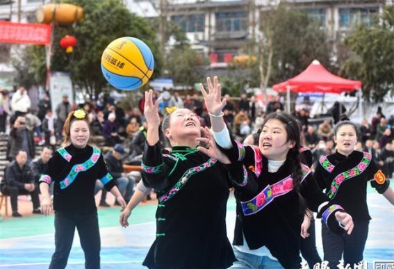 贵州雷山：春节多彩民俗活动点亮假期