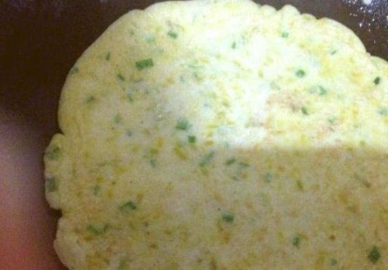 这样做的早餐饼，比鸡蛋灌饼都好吃还清爽，10分钟就能上桌！