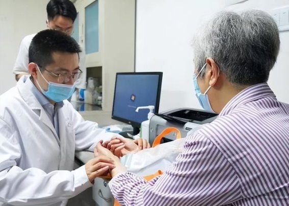 经常吃生菜的人胃部会出现的三个隐秘变化