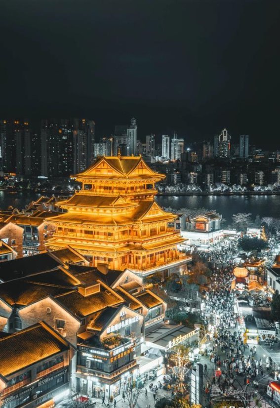 柳州夜景探秘：从螺蛳粉到光影的迷离