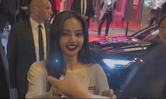 名誉背后的代价：娱乐明星的社会责任