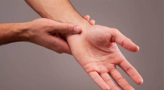 高血脂不等于绝症，医生提醒：没有这3个症状还可以放宽心