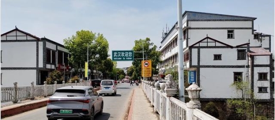 36岁男子公交游中国，16天从北京到拉萨