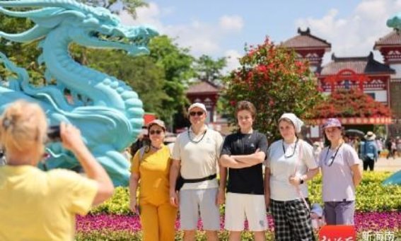 三亚“五一”假期旅游热度不减，南山文化旅游区成游客新宠