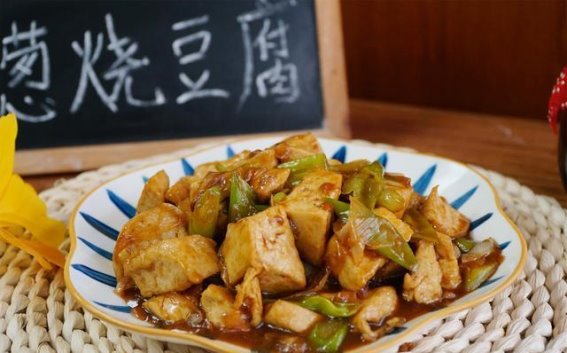 秋冬时节，大葱的神奇功效与美味佳肴