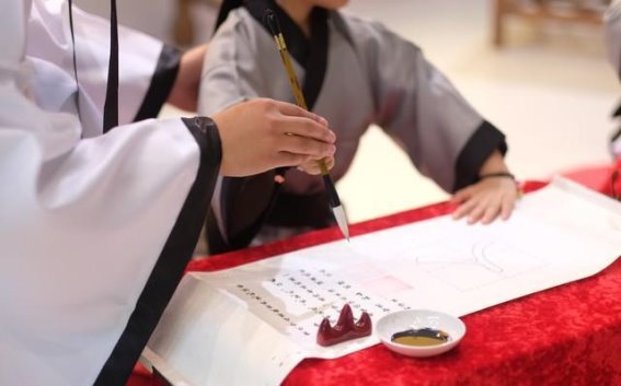 熊导航报道：传承孝道·寒衣祭祖：上坟四物，子孙后代荣耀