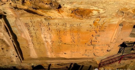 红石峡的冬日奇景与千年历史